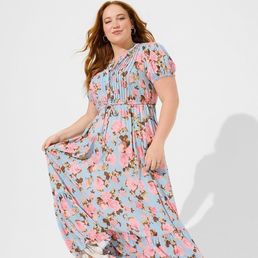 TORRID Sz 2 Blue Floral Maxi Stretch Challis Pintuck Tiered Dress
